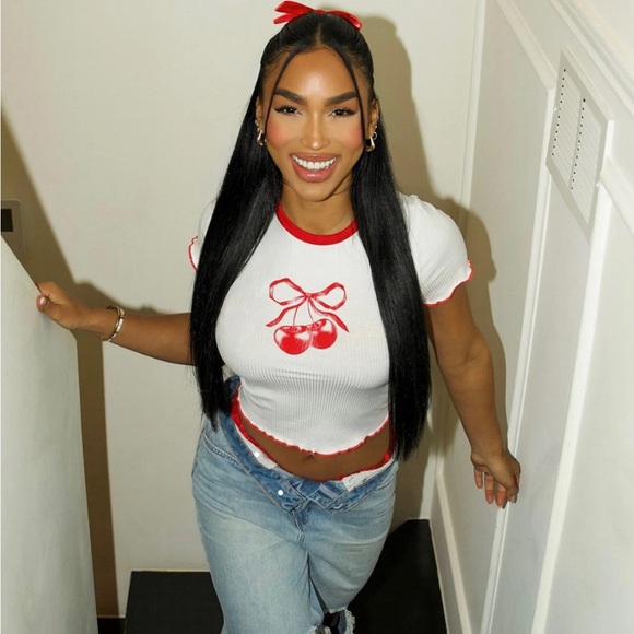Brand *NEW* Graphic Cherry Screen Tee Crop Top - Picture 1 of 2